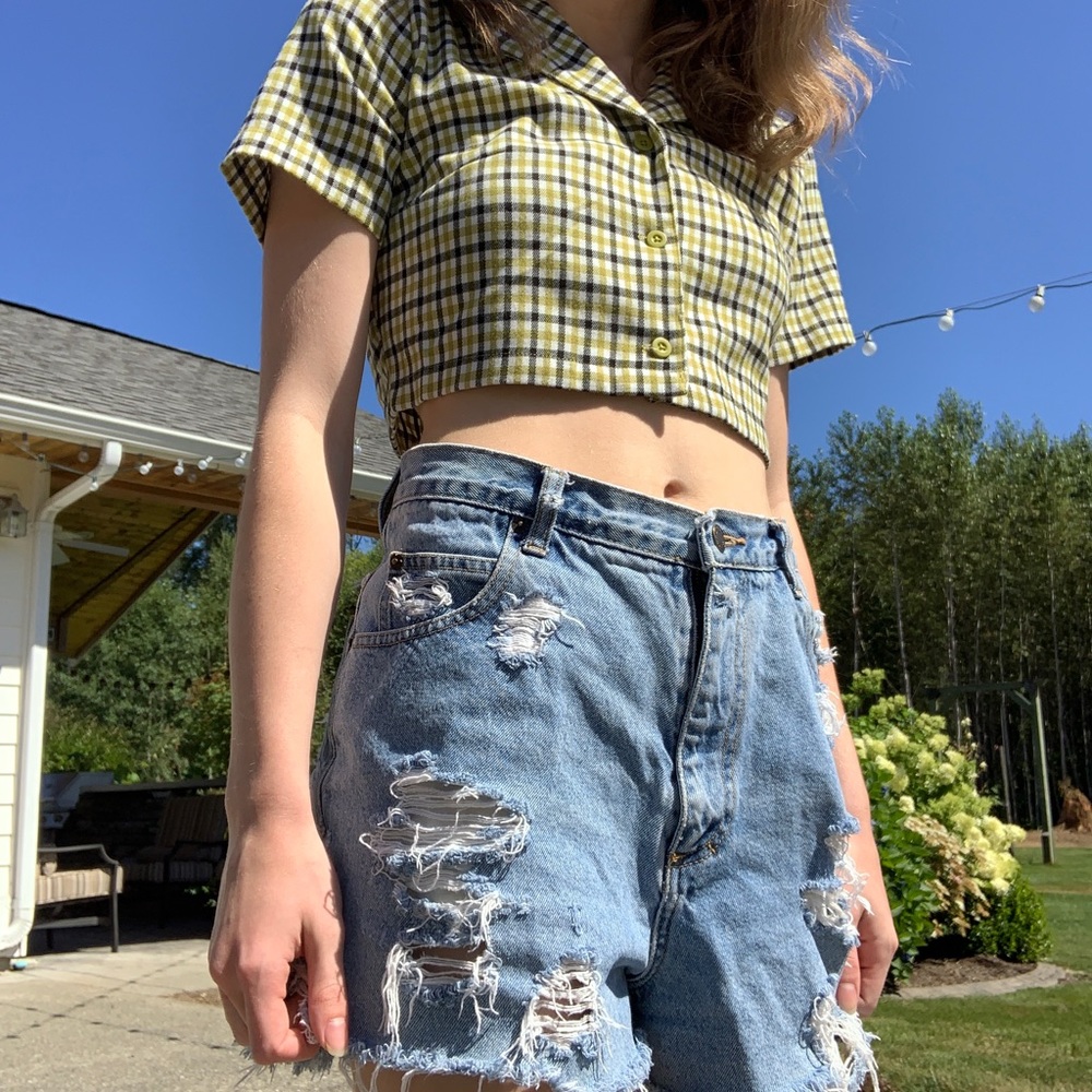 Vintage distressed high rise mom shorts